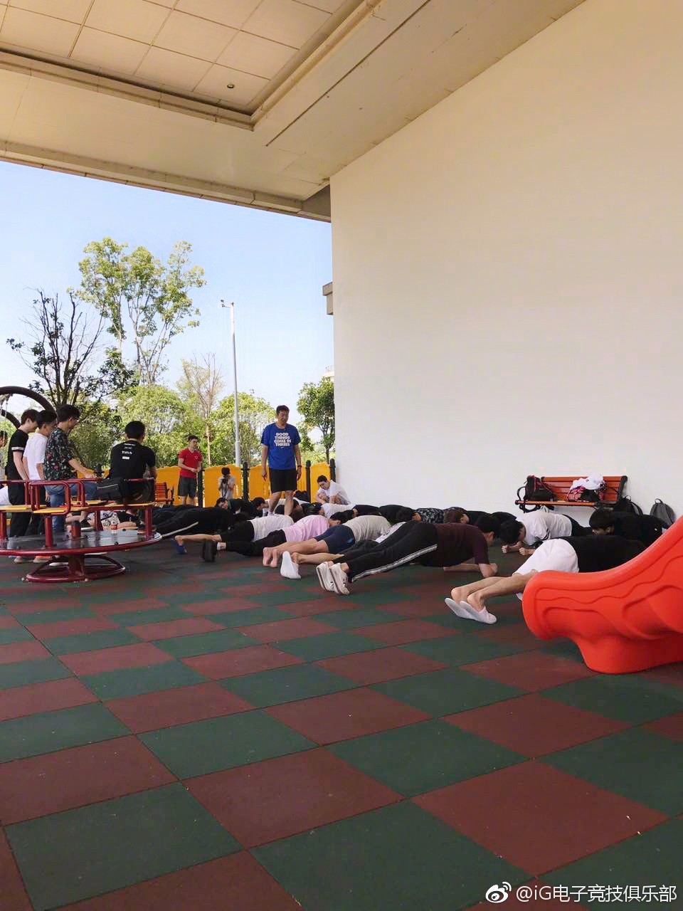1.jpg